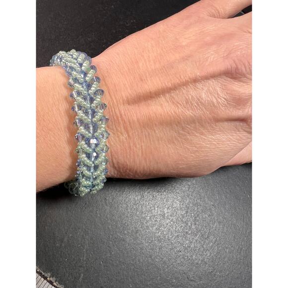Vintage Blue & Green Crystal Beaded Chevron Braid Toggle Bracelet Y2K - Picture 13 of 15